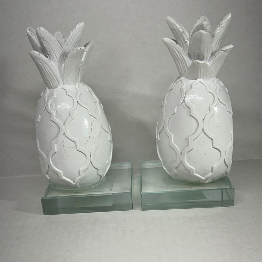 White Pineapple Decorative Bookends - Picture 3 of 6